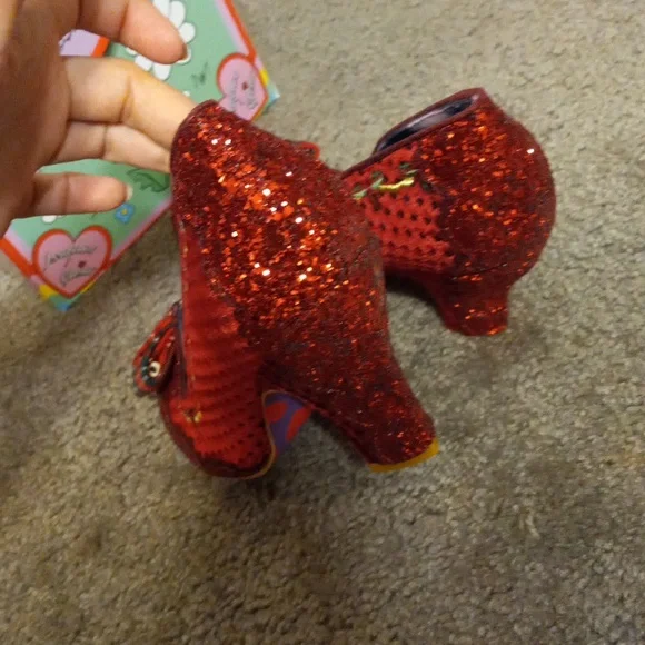 New WRAPPED UP PRETTY red glitter Embroidered Christmas Heels, Size 37, US 7 - Picture 7 of 12